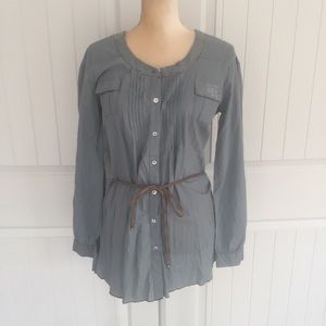 5/$25! Romeo & Juliet Couture NWT button down belted top